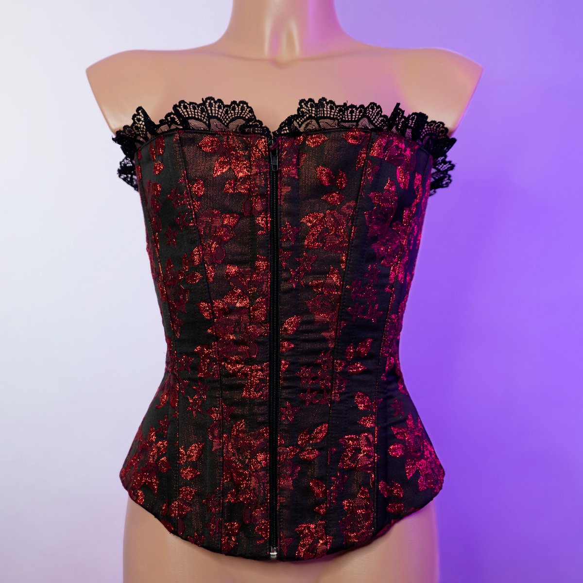 Corset rojo y negro encaje