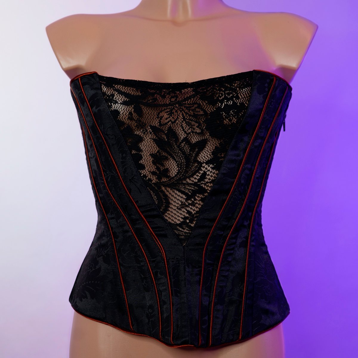 Corset negro con encaje
