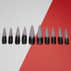 Uñas press on Tristeza